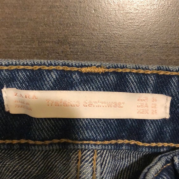 Zara brand new jeans with studded stars - Picture 2 of 2